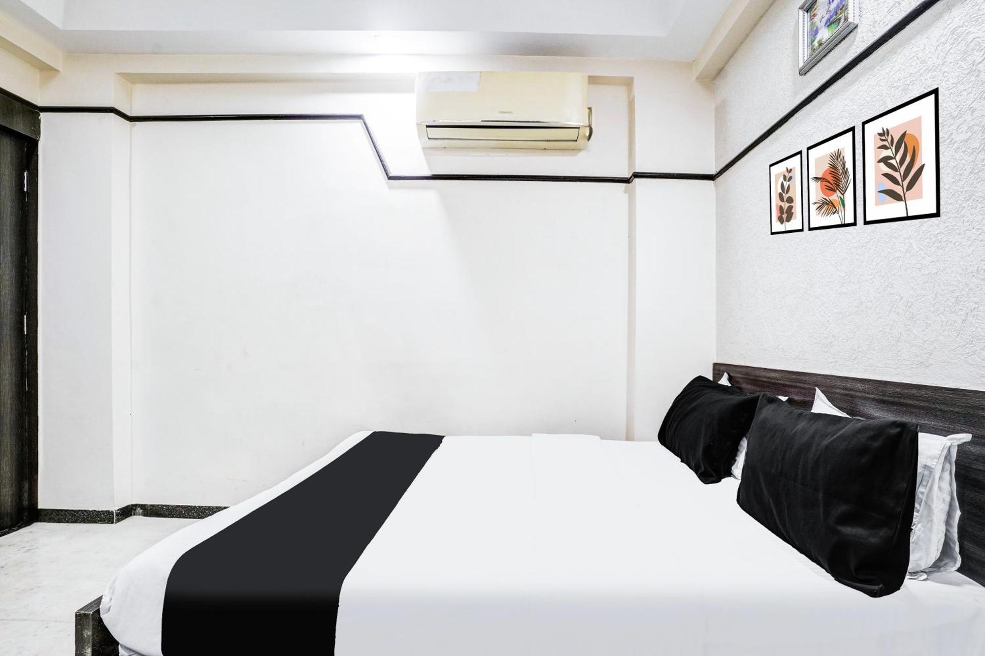Super Collection O Ashram Road Near Sardar Bridge Formerly Hotel Apple Inn Ahmedabad Luaran gambar
