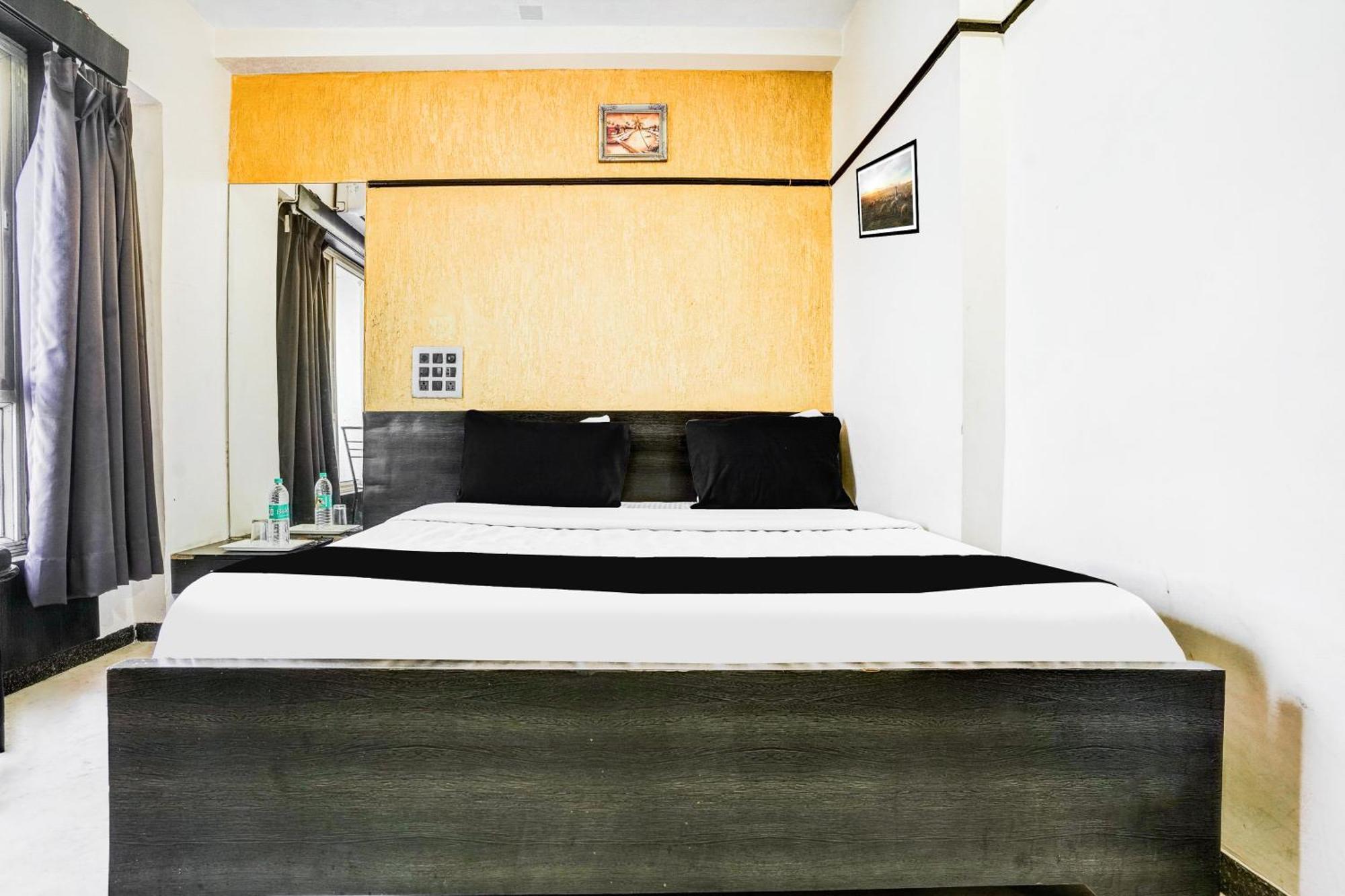 Super Collection O Ashram Road Near Sardar Bridge Formerly Hotel Apple Inn Ahmedabad Luaran gambar