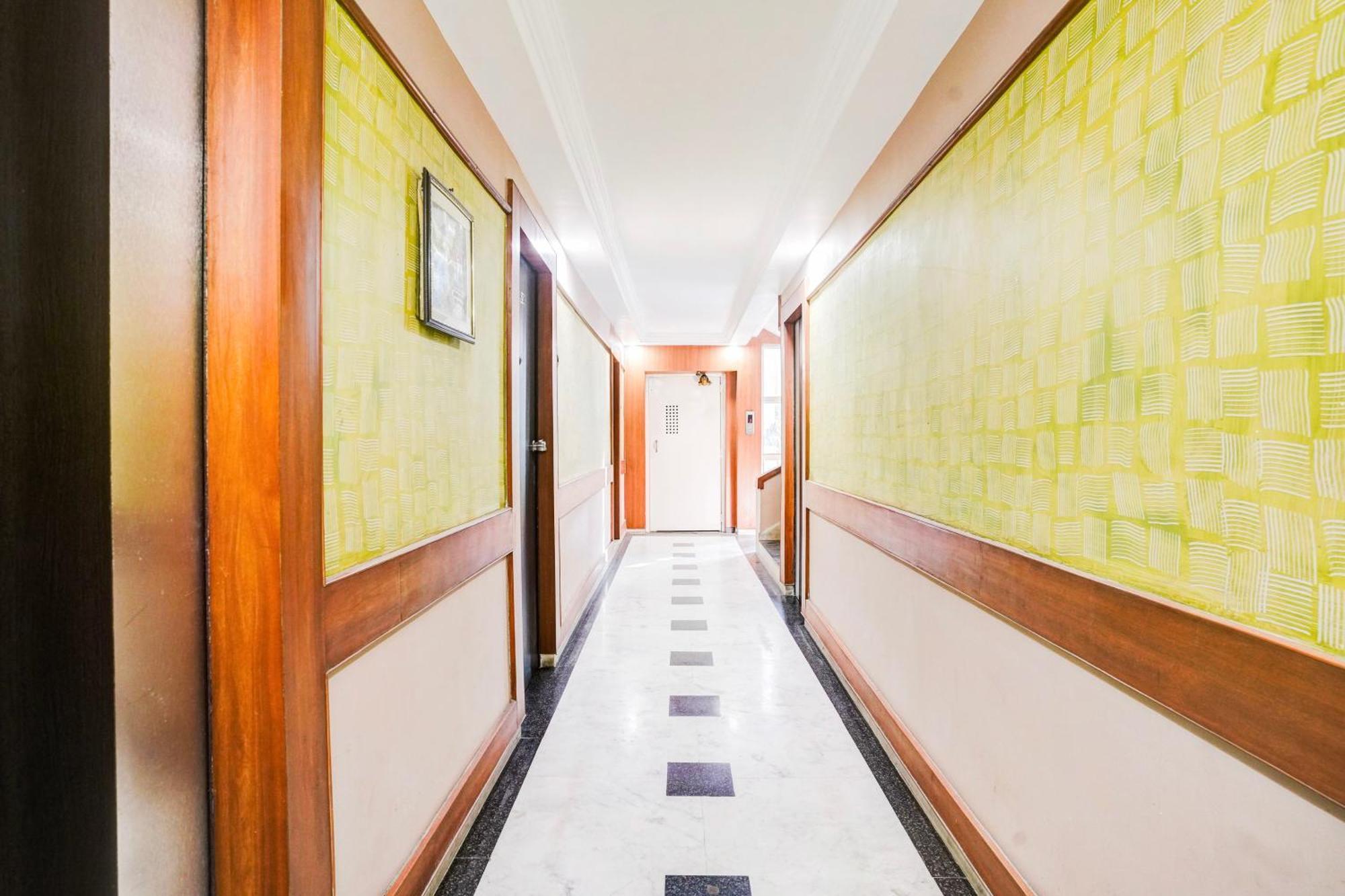 Super Collection O Ashram Road Near Sardar Bridge Formerly Hotel Apple Inn Ahmedabad Luaran gambar