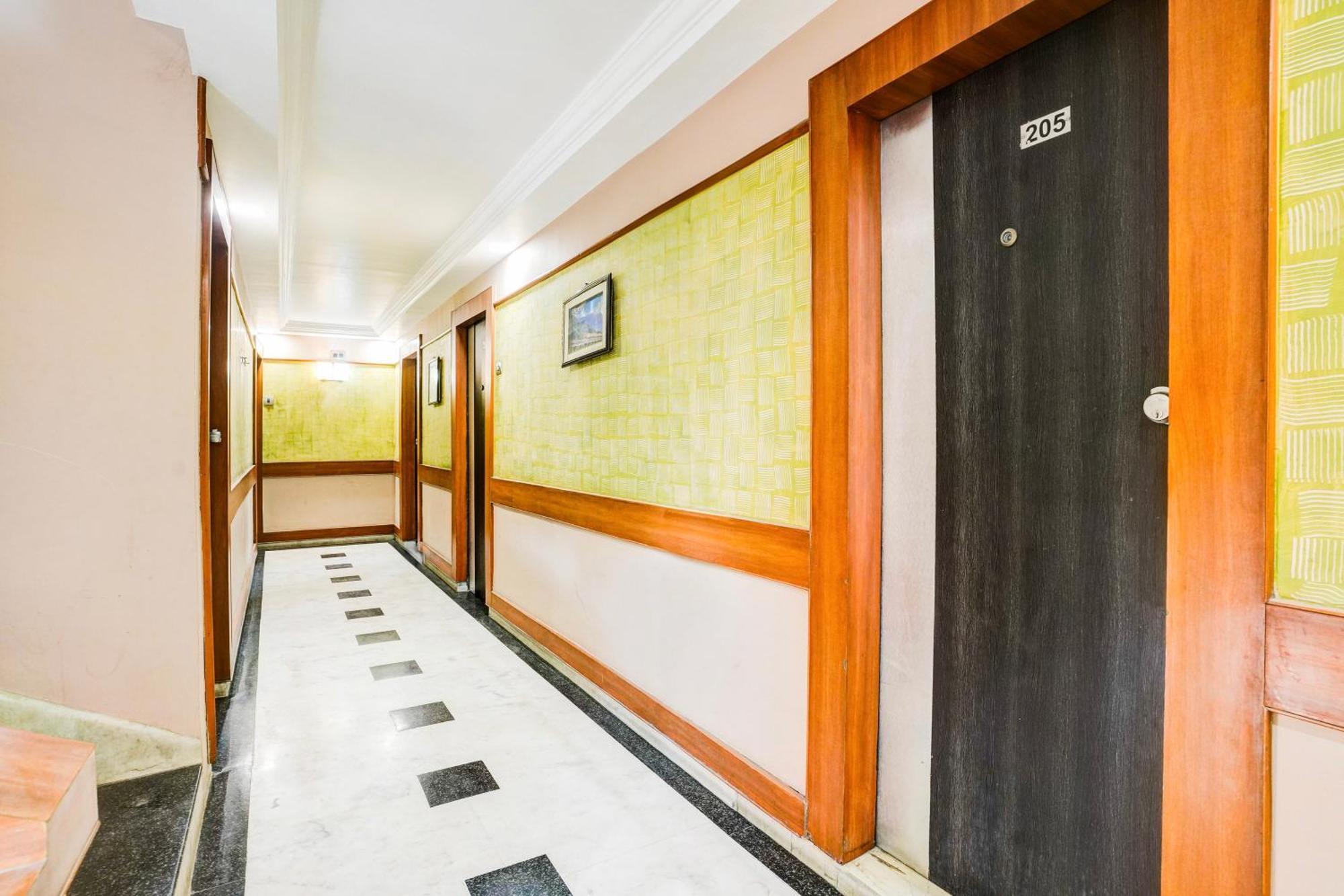 Super Collection O Ashram Road Near Sardar Bridge Formerly Hotel Apple Inn Ahmedabad Luaran gambar