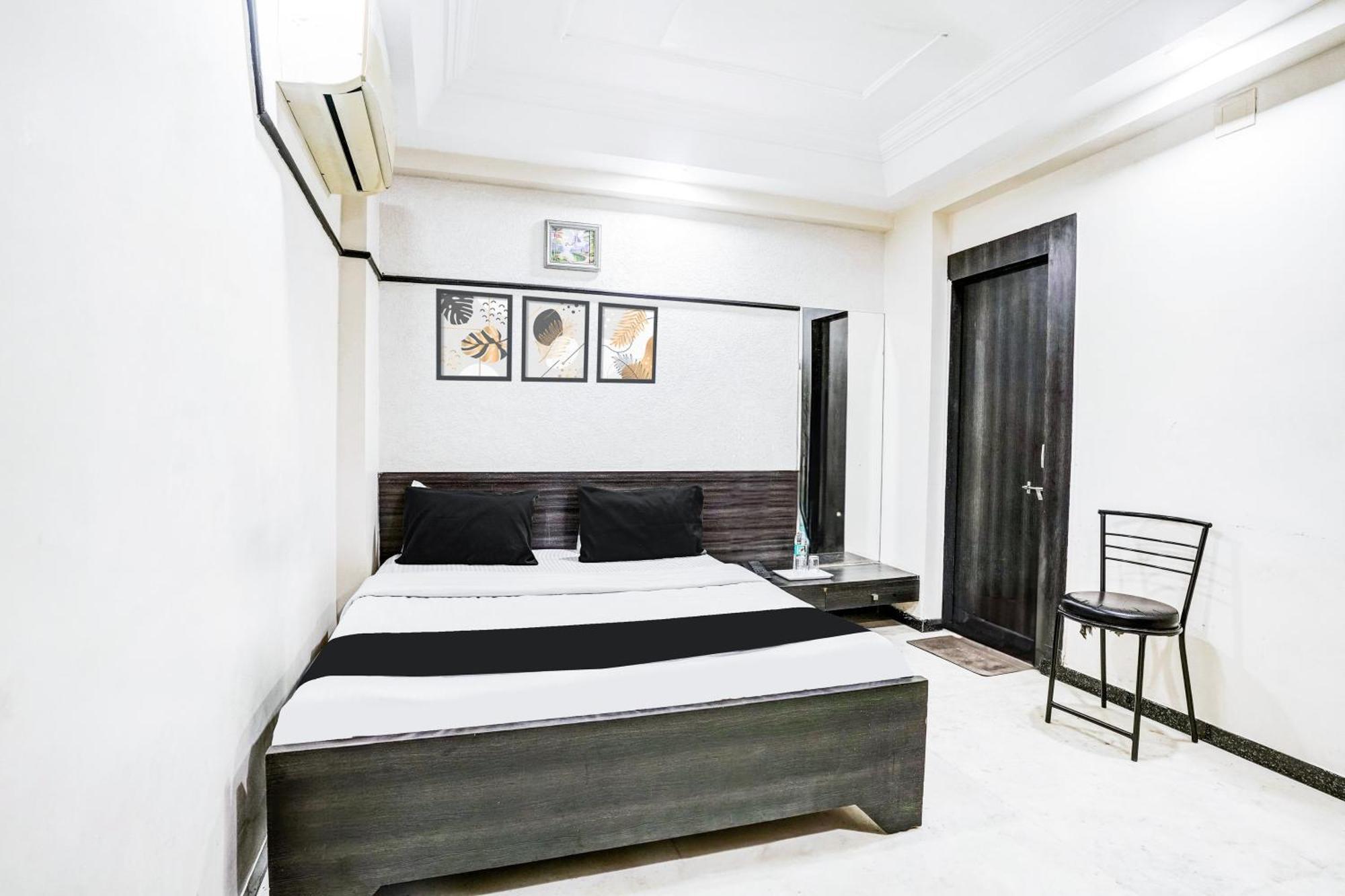 Super Collection O Ashram Road Near Sardar Bridge Formerly Hotel Apple Inn Ahmedabad Luaran gambar
